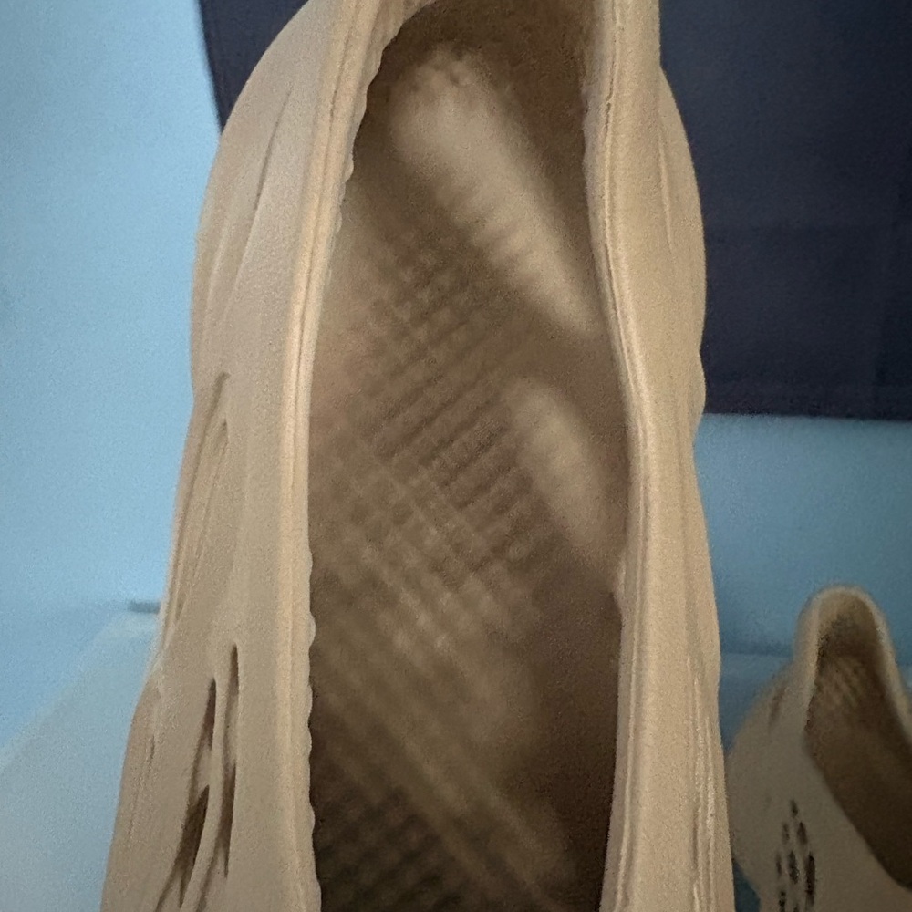 Yeezy foam runner. - Picture 9 of 9